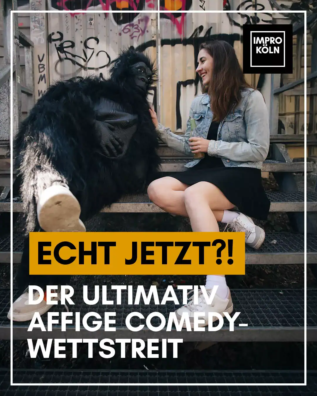 Lustige Stand-up Comedy mit Nele Mathew bei ImproKoeln in einer Kneipen-Atmosphäre.